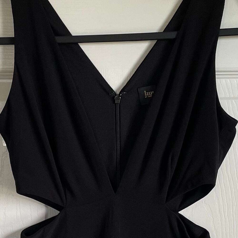 Laundry by Shelli Segal Black Jumpsuit Side Cutouts Sz 2 Deep V-Neck Wide Legs - Picture 2 of 11